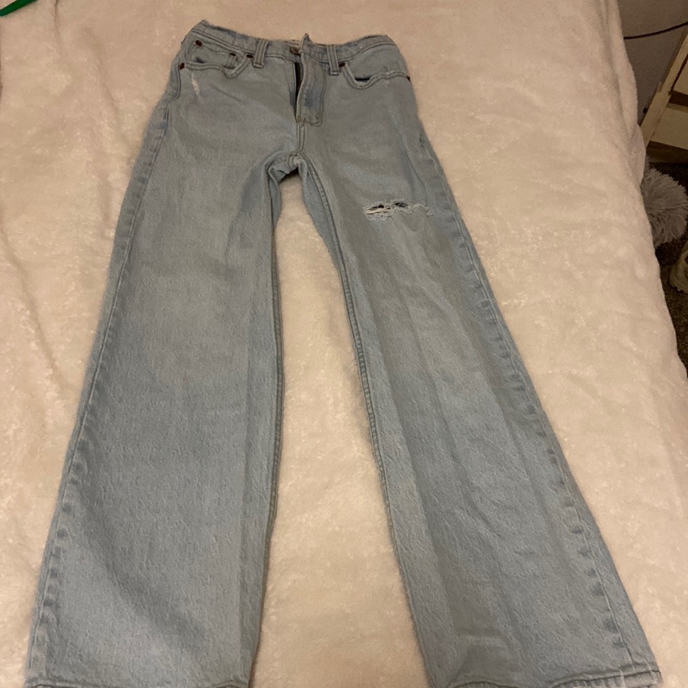 Light wash Abercrombie 90 jeans